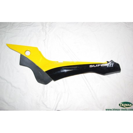 Flanc de selle gauche Triumph Speed Triple ou Daytona n°13